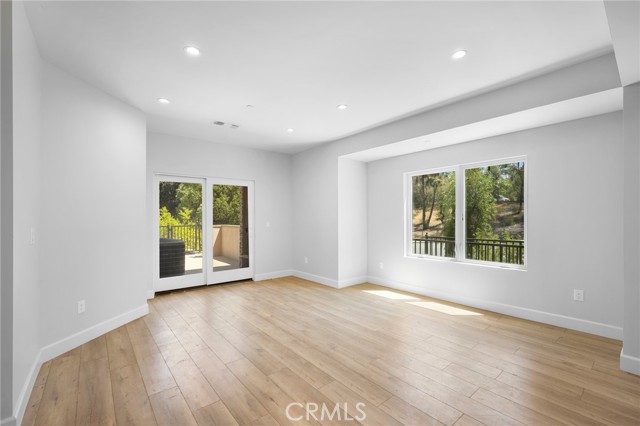 Detail Gallery Image 7 of 33 For 357 Harvey Dr #101,  Glendale,  CA 91206 - 4 Beds | 2/1 Baths