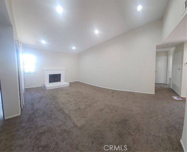 Detail Gallery Image 9 of 30 For 2681 W Cameron Ct #213,  Anaheim,  CA 92801 - 3 Beds | 2 Baths