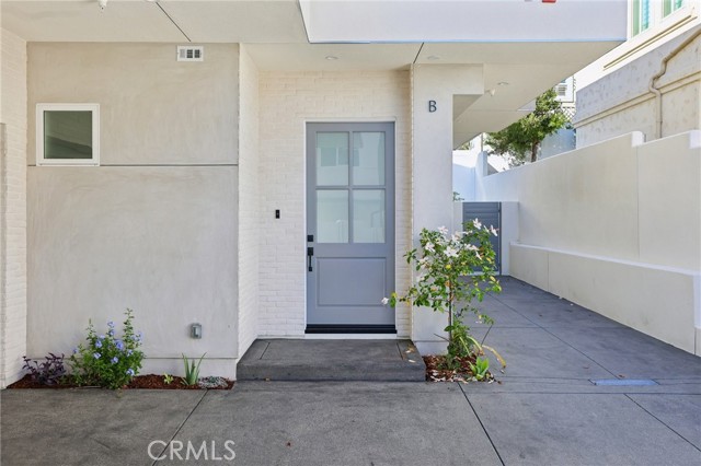 2019 Huntington Lane, B photo 2