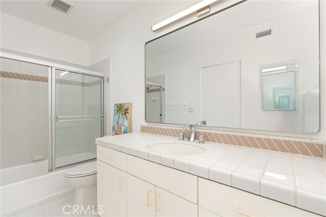 Detail Gallery Image 46 of 53 For 216 23rd St, Manhattan Beach,  CA 90266 - 4 Beds | 3 Baths