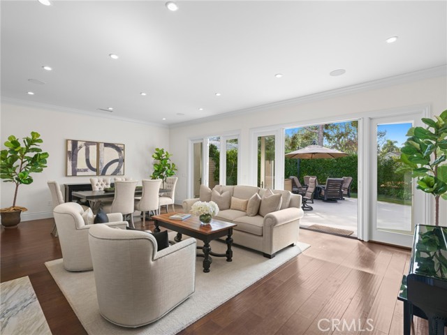 Detail Gallery Image 4 of 20 For 3 Rue Deauville, Newport Beach,  CA 92660 - 2 Beds | 2 Baths