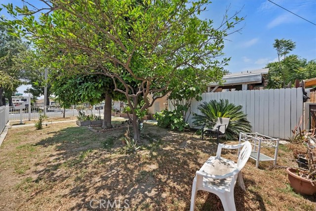 1218 S Sultana Avenue, Ontario CA: https://media.crmls.org/medias/ab3bd92e-f628-4278-a5dd-71c2792b619d.jpg