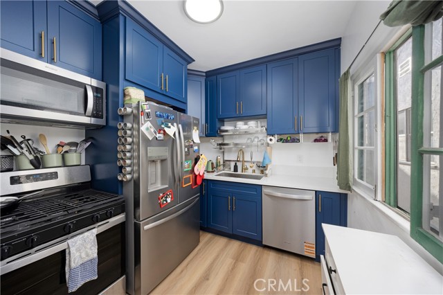 Detail Gallery Image 5 of 20 For 28 Argonne Ave, Long Beach,  CA 90803 - – Beds | – Baths