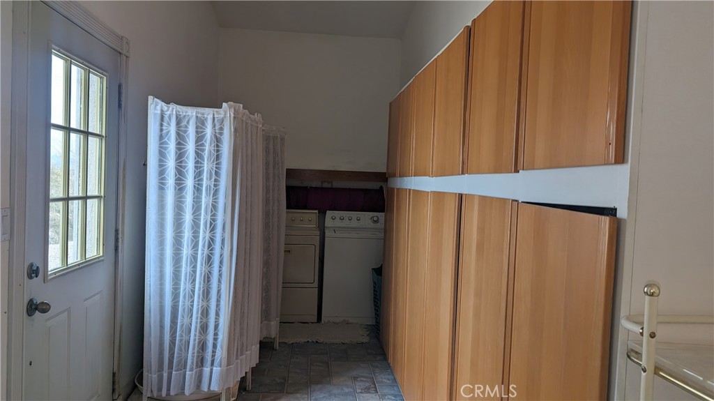 https://media.crmls.org/medias/ab3cbf88-e598-45d6-9512-224dc97b6f54.jpg?preset=X-Large