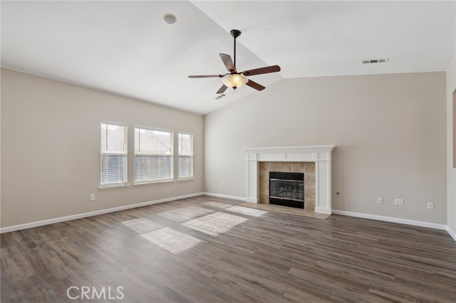 525 Mallard Avenue, Lemoore CA: https://media.crmls.org/medias/ab3d5c0d-cf7b-4e54-8d8e-4be71ce050b1.jpg