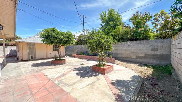 Detail Gallery Image 17 of 30 For 1029 S Corta Dr, Santa Ana,  CA 92704 - 3 Beds | 2 Baths