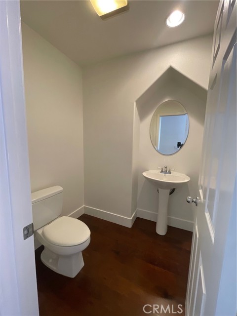 Detail Gallery Image 4 of 14 For 5176 Acorn Dr, Huntington Beach,  CA 92649 - 4 Beds | 2/1 Baths