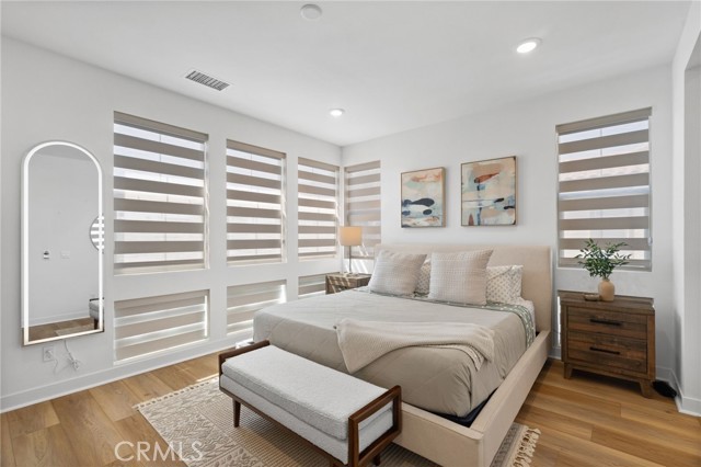 Detail Gallery Image 15 of 29 For 10319 Triple Crown Ln, Cypress,  CA 90720 - 4 Beds | 3/1 Baths