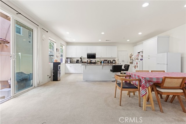 Detail Gallery Image 4 of 26 For 6049 Snapdragon, Corona,  CA 92880 - 3 Beds | 2/1 Baths