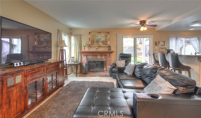 Detail Gallery Image 5 of 28 For 29073 Forest View, Lake Elsinore,  CA 92530 - 3 Beds | 2/1 Baths