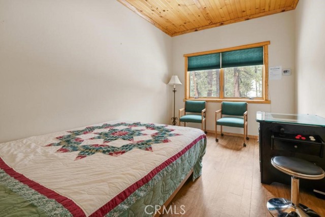 Detail Gallery Image 34 of 73 For 826 Boulder Rd, Big Bear Lake,  CA 92315 - 2 Beds | 2/1 Baths