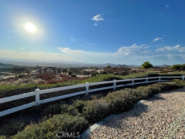 Detail Gallery Image 1 of 32 For 38975 Loftus Ln, Temecula,  CA 92592 - 3 Beds | 2/1 Baths