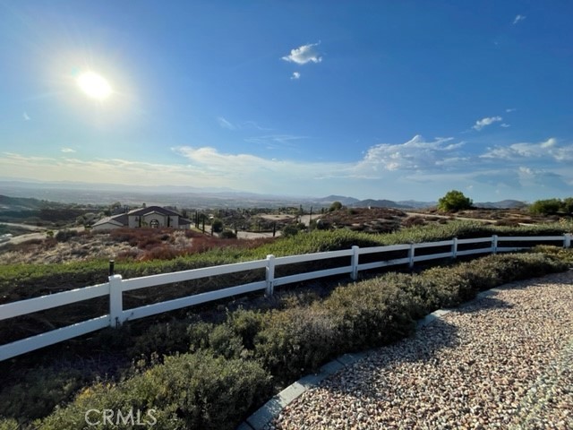 38975 Loftus Lane