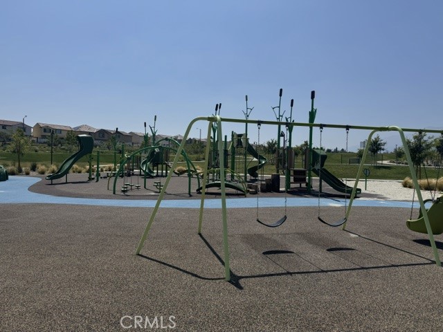 https://media.crmls.org/medias/ab405701-037e-46ae-a39c-088dbeae7c9d.jpg?preset=X-Large