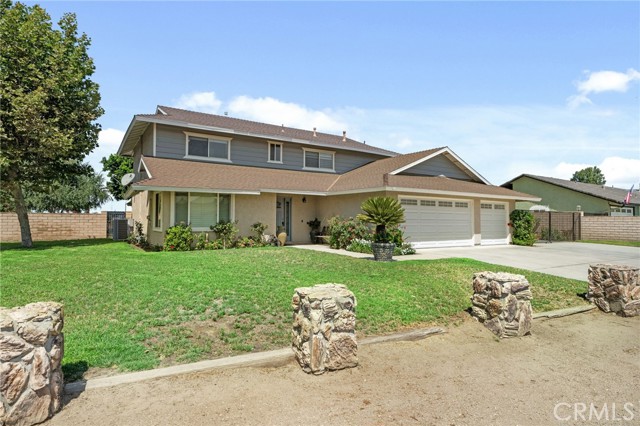 Detail Gallery Image 2 of 46 For 5337 Sulphur Dr, Jurupa Valley,  CA 91752 - 4 Beds | 2/1 Baths