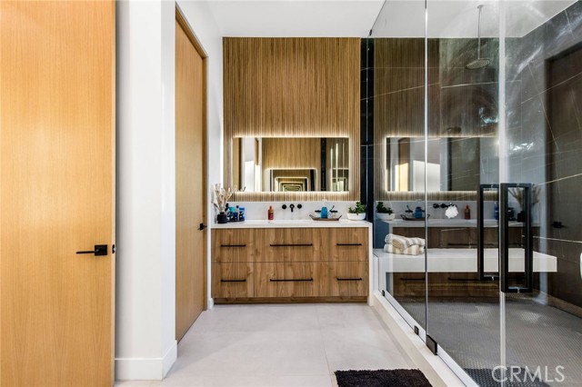 Detail Gallery Image 35 of 75 For 22745 Califa St, Woodland Hills,  CA 91367 - 5 Beds | 4 Baths