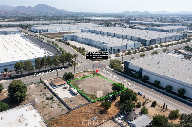 781 S Valley View Avenue, San Bernardino CA: https://media.crmls.org/medias/ab429b2b-66ff-4068-8380-b0a627ae6c78.jpg