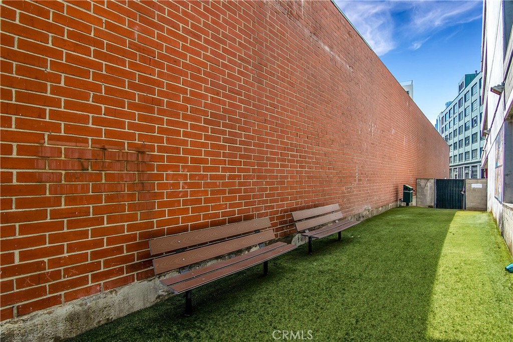 https://media.crmls.org/medias/ab42f586-4382-4d7a-bc41-8a91483210e0.jpg?preset=X-Large