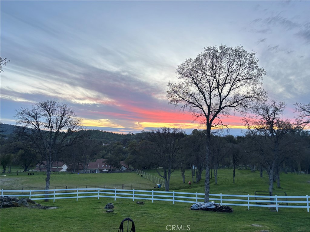 https://media.crmls.org/medias/ab4305d6-4d47-4402-b290-80b5cef1ba79.jpg?preset=X-Large