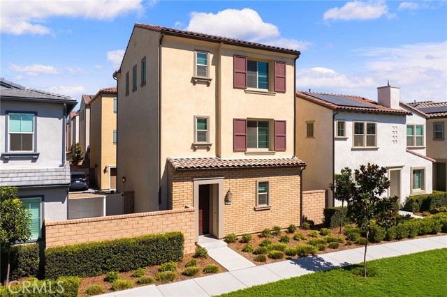 7554 Botany St, Chino CA: https://media.crmls.org/medias/ab437d56-a0f5-4f36-a1f8-678ba01c6f2b.jpg