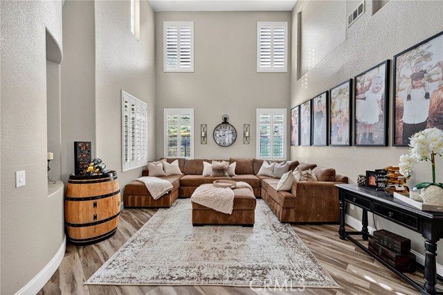 Detail Gallery Image 7 of 57 For 31860 Willow Wood Ct, Lake Elsinore,  CA 92532 - 4 Beds | 3 Baths