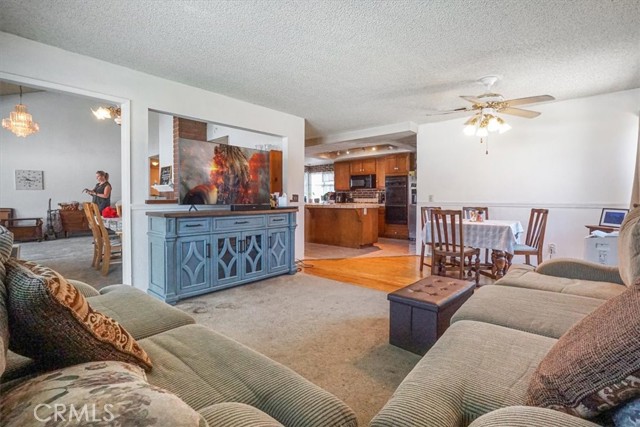 1991 Wren Avenue, Corona CA: https://media.crmls.org/medias/ab440c31-4f98-4144-89bc-ebaa93e73fde.jpg