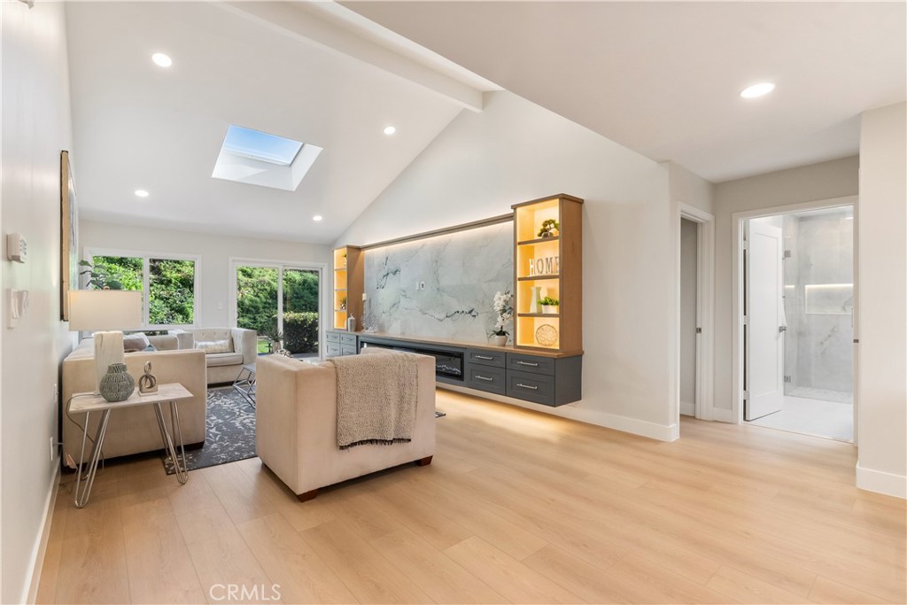 MLS #OC25257013 image #8