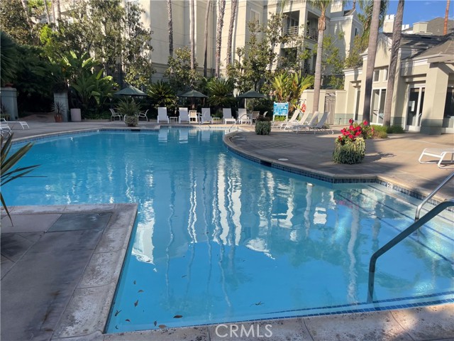 Image 39 of 40 For 2233 Martin  302