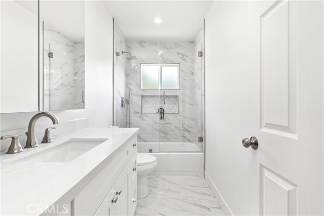 215 E Sierra Madre Avenue, Azusa CA: https://media.crmls.org/medias/ab458b31-609b-42e2-82d9-14e9291b5c33.jpg