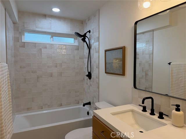 Detail Gallery Image 27 of 38 For 1401 12th #B,  Manhattan Beach,  CA 90266 - 3 Beds | 2 Baths