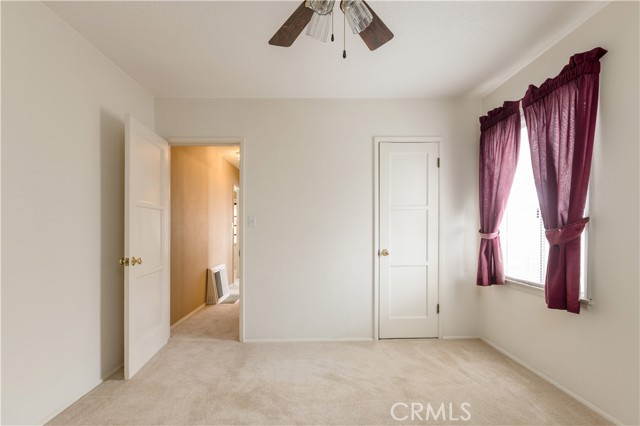 5939 Greentop Street, Lakewood CA: https://media.crmls.org/medias/ab45f3d0-4dcd-41bc-beab-592d57152aba.jpg