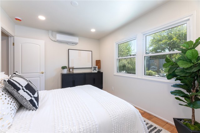 2054 Pattiz Avenue, Long Beach CA: https://media.crmls.org/medias/ab4686b2-5bbb-4f6b-b8d8-42b858cb9f20.jpg