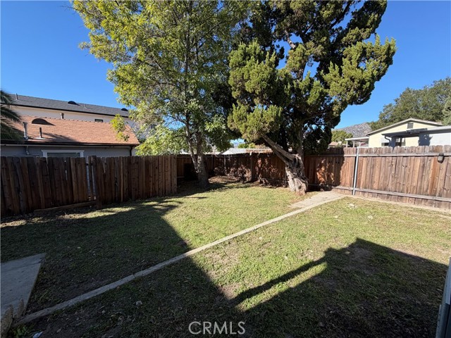 Detail Gallery Image 17 of 18 For 10563 Irma Ave, Tujunga,  CA 91042 - 3 Beds | 2 Baths