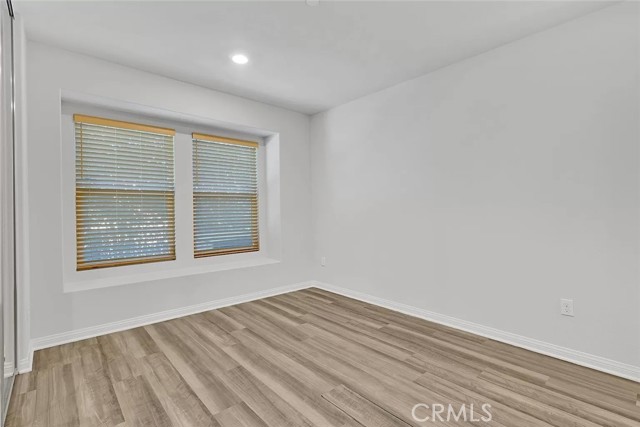 Detail Gallery Image 11 of 20 For 14700 Sherman, Van Nuys,  CA 91405 - 4 Beds | 3/1 Baths