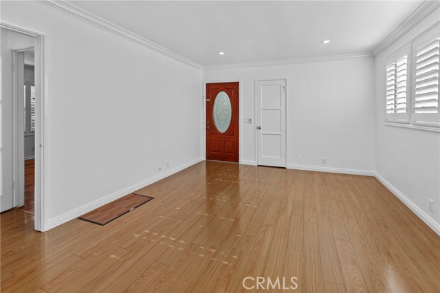 12753 Oxnard St, North Hollywood CA: https://media.crmls.org/medias/ab483da3-01ee-4a5e-a52d-11a361ee7ae8.jpg