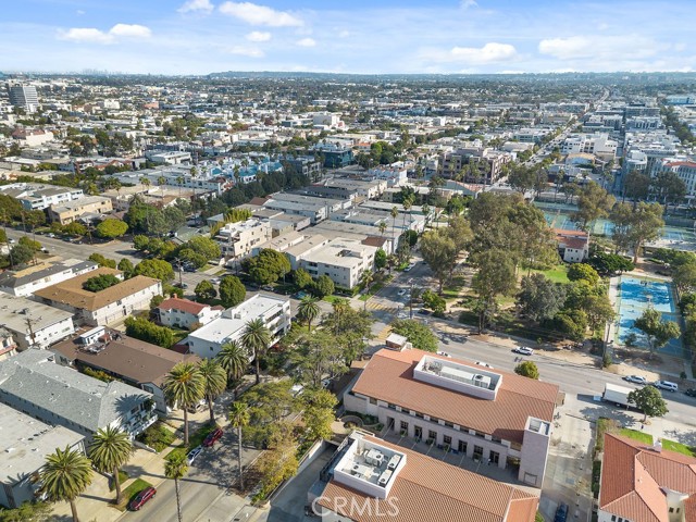 Detail Gallery Image 9 of 42 For 1101 Lincoln Bld 1a,  Santa Monica,  CA 90403 - 2 Beds | 2 Baths