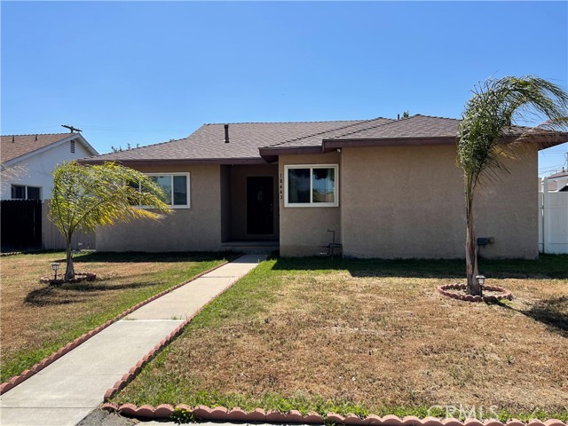 10443 Woodley Avenue, Granada Hills CA: https://media.crmls.org/medias/ab495215-ccb2-4205-b1ae-5c0bd63dadc0.jpg