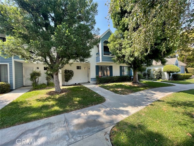 Detail Gallery Image 1 of 12 For 1351 N Church St #4,  Redlands,  CA 92374 - 3 Beds | 2/1 Baths