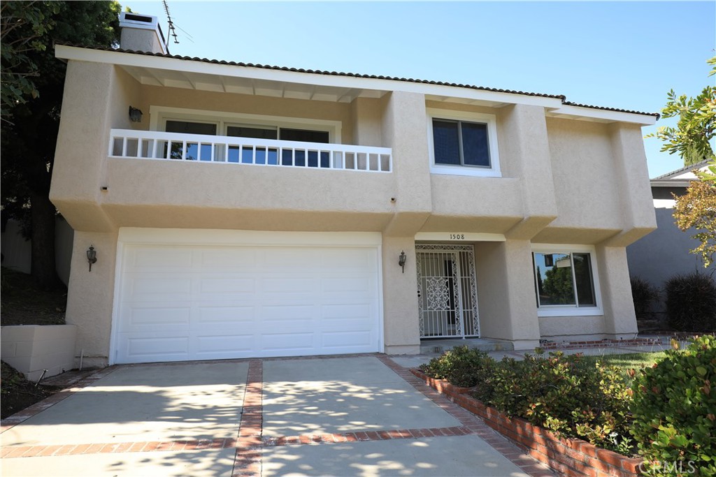 1508 W Weymouth Place