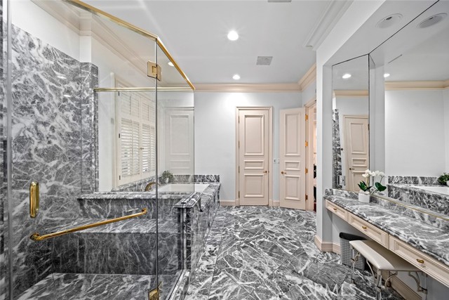 Detail Gallery Image 19 of 46 For 121 Emerald Bay, Laguna Beach,  CA 92651 - 5 Beds | 4/1 Baths