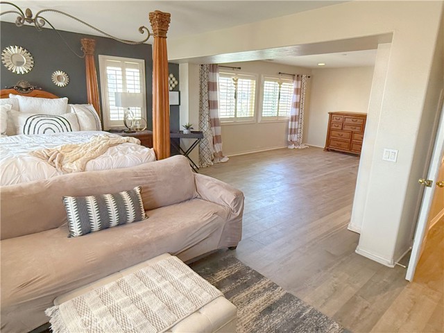 15767 Buck Point Lane, Fontana CA: https://media.crmls.org/medias/ab4b3edc-b538-4fc6-abb3-ac12fda66dc0.jpg