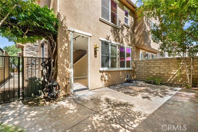 19539 Laroda, Saugus CA: https://media.crmls.org/medias/ab4b8a9d-0bbf-4d2a-9fa2-13cba1ed0c35.jpg