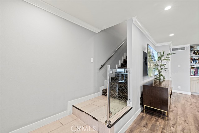 9778 Via Roma, Burbank CA: https://media.crmls.org/medias/ab4c0469-4626-4ac3-9aa1-3d1e5c4662e0.jpg