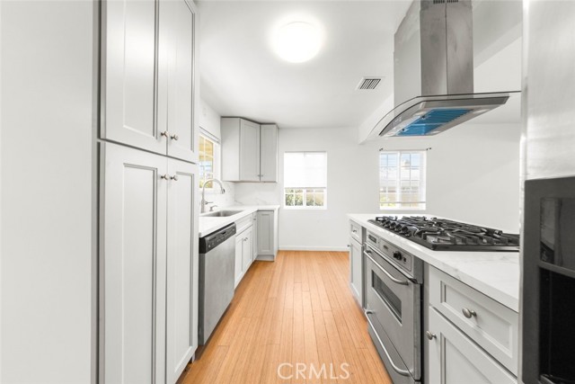 Detail Gallery Image 34 of 52 For 19148 Saticoy St, Reseda,  CA 91335 - 3 Beds | 2 Baths