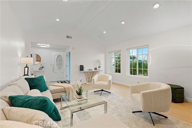 Detail Gallery Image 11 of 53 For 9808 Sturgeon, Fountain Valley,  CA 92708 - 4 Beds | 2 Baths