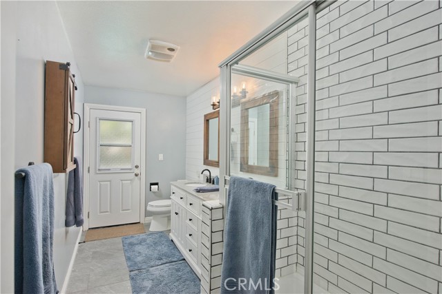 Detail Gallery Image 16 of 31 For 15877 Warm Springs Dr, Canyon Country,  CA 91387 - 5 Beds | 3 Baths