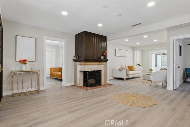 9951 Glencrest photo 7