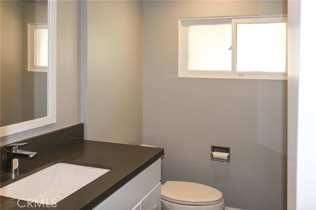 Detail Gallery Image 18 of 25 For 19756 Collier St, Woodland Hills,  CA 91364 - 4 Beds | 2/1 Baths