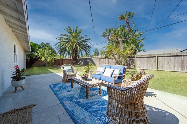 16271 Fairway Lane, Huntington Beach CA: https://media.crmls.org/medias/ab4f8ea0-b207-4415-842d-8ef3e032dcdd.jpg