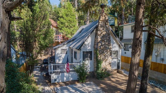 Detail Gallery Image 16 of 18 For 23967 Park Ln, Crestline,  CA 92325 - 2 Beds | 1 Baths